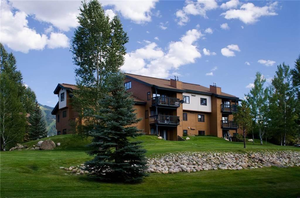 The Pines Condominiums 斯廷博特斯普林斯 外观 照片