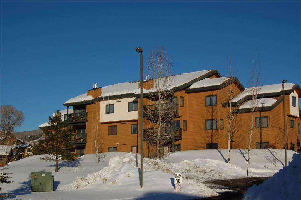 The Pines Condominiums 斯廷博特斯普林斯 外观 照片